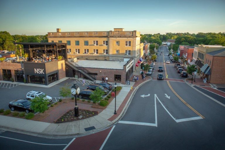 Think Big – Shop Small. Shop Downtown Belmont!