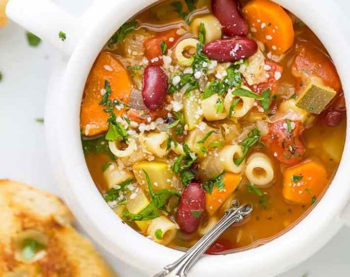 An-Easy-Classic-Minestrone-Soup-Recipe-web-6