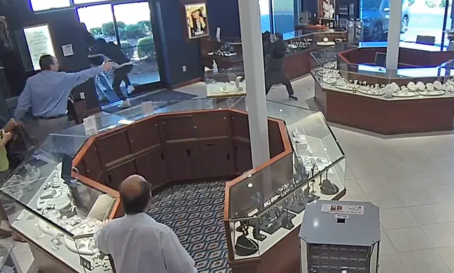 Gastonia smash and grab turned into smash and run