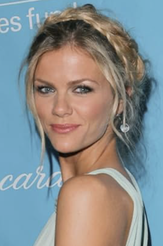 Brooklyn Decker  to speak at DSBG benefit